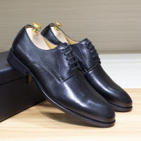 Zapatos de cuero hechos a mano con cuero genuino y una pieza de piel de vaca. - details 1