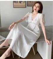 Ropa de dormir Sexy de encaje de seda helada para mujer, camisón de boda rojo de manga corta con cuello en V y almohadilla para el pecho, chino anual de verano - details 29