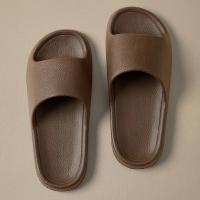 Zapatillas de mujer a la moda, Sandalias planas de verano, zapatillas de baño ligeras de EVA para el hogar, tobogán de interior para masaje para parejas, zapato de ducha 2024 - details 27