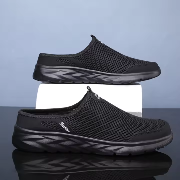 Zapatos de malla transpirable para hombre en verano, zapatillas casuales de gran tamaño con suela suave y diseño hueco. - 1