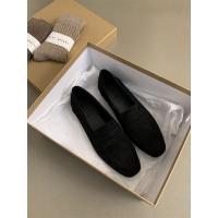 Un zapato sencillo retro de estilo francés con punta redonda para mujer con suela plana y gorros. - details 14