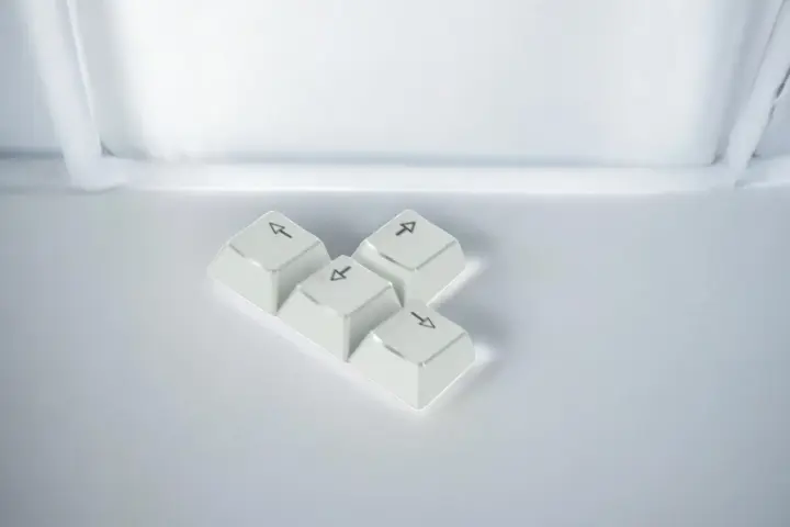 Teclas Echome Metálicas Personalizadas: Con bordes de caracteres destacados en un diseño genial y retroiluminación compatible, fabricadas en aleación de aluminio resistente, ofreciendo durabilidad y tacto ergonómico. - 1