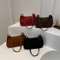 Bolso Hobo pequeño con textura roja para mujer, bandolera de un solo hombro, a la moda - details 17