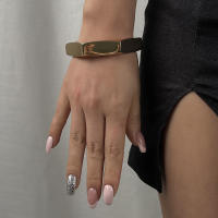 Pulsera recortada curvada geométrica exagerada de la industria pesada, pulsera de aleación brillante de diseño personalizado de moda - details 0