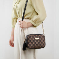 Bolso bandolera pequeño de mujer vintage a cuadros con diseño de borlas y bolsillo cruzado elegante para almacenamiento y estilo - details 3