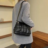 Bolso de hombro de gran capacidad para mujer, bandolera acolchada de diseño de lujo, a la moda, a cuadros, para axila - details 15