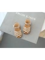 Sandalias de verano para niñas, zapatos para niños pequeños, sandalias suaves de princesa para la playa para niños, sandalias romanas con recortes tejidos y puntera - details 2