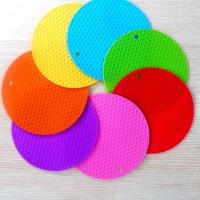 Alfombra de Silicona Aislante de Calor Antideslizante, Resistente al Calor, Posavasos de Cocina con Diseño de Colmena - details 1