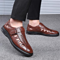Sandalias de verano para hombre, nuevas, huecas, para playa, de piel suave y transpirable, con velcro. - details 18