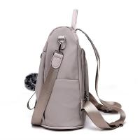 Mochila informal impermeable antirrobo para mujer, bolso de hombro escolar ligero con bola de pelo para adolescentes y niñas - details 11