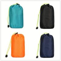 Mochila plegable de nailon de 25 litros con correas ajustables - Muy delgada, sin forro, con cremallera, ideal para exteriores, senderismo, correr y viajes cortos - Ideal para mujeres, equipo de senderismo |   Bolsa con correas ajustables |   Cierre con - details 11