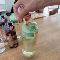 Botella de agua deportiva para PC, tipo botón, gran capacidad, taza de plástico colorida, a prueba de fugas, hervidor para deportes al aire libre, escuela - details 10