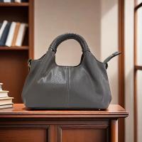 Bolso de mano elegante para mujer, bolso informal de gran capacidad con correa ajustable, color sólido, cierre de cremallera, forro de poliéster, borde pintado, versátil para los desplazamientos diarios, negro/marrón - details 1