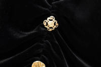 Vestido largo de terciopelo negro sin mangas con cuello en V para mujer, decoración de un solo pecho, verano n - details 6