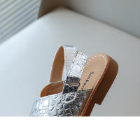 Sandalias de verano para niños y niñas, tela de piel brillante, zapatos de playa para niños, planos, cruzados, correa de tobillo, Ins, caliente - details 15