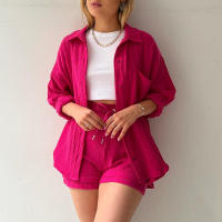 Conjunto de dos piezas para mujer, camisa de manga larga con cuello vuelto de tela arrugada, pantalones cortos con cordón de cintura alta, moda informal de talla grande - details 3