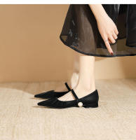 Zapato con punta puntiaguda, hebilla de perla, tacón bajo, hoja de loto arrugada, punta puntiaguda, suela plana. - details 13