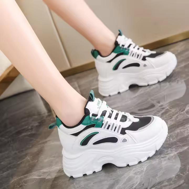 Nuevos zapatos otoño invierno, zapatos blancos con parte superior de ante, deportivos informales, versátiles, modernos y con suela gruesa. - 1