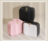 Estuche de maquillaje portátil elegante con espejo LED, organizador de PU ajustable, sin forro y apto para viajes - details 8