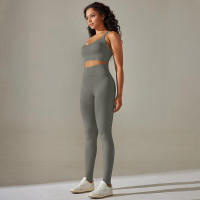 Conjunto de yoga con correas cruzadas en la espalda para mujer, leggings de cintura alta, tres entrenamientos para correr, ropa deportiva sin costuras - details 22