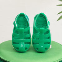 Sandalias con velcro para niños verano 2025 nuevo color sólido niños y niñas bolsa cabeza hueco suela suave bebé jalea sandalias - details 3