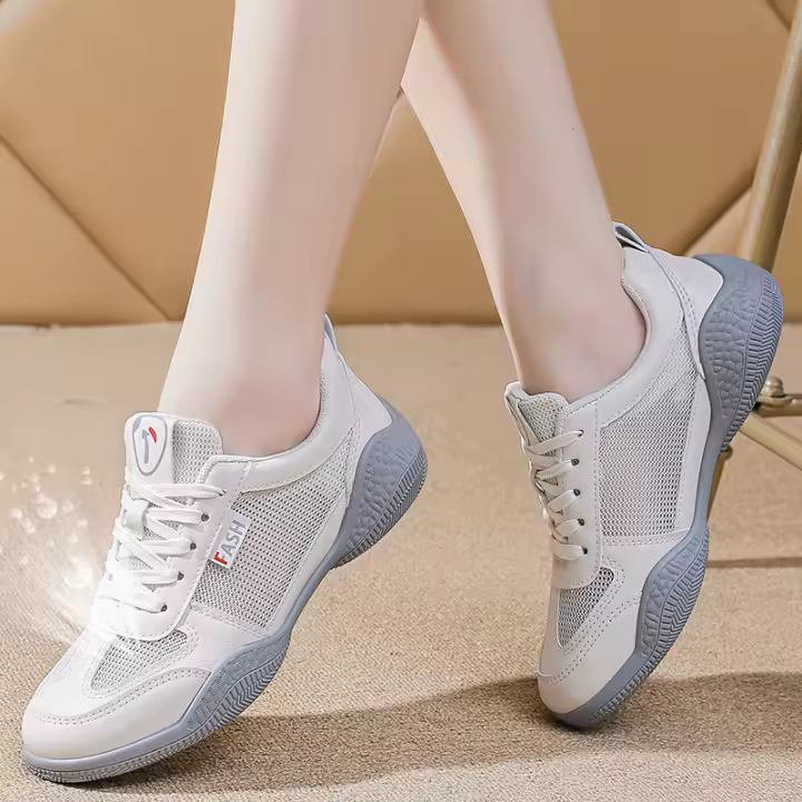 Nuevos zapatos blancos de malla para mujer, zapatos versátiles para papá, zapatos deportivos informales transpirables para correr para mujer - 1