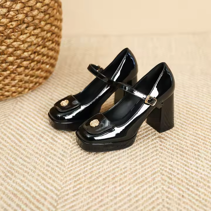 Zapatos de punta cuadrada con tacón grueso y tacón alto plano con hebilla de flor pequeña - 1