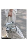 Mochila de moda para mujer, bolso de cubo con cadena versátil, bolso de viaje, bandolera doble de nicho coreano, novedad de 2025 - details 1