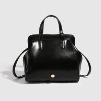 Mochila vintage de piel sintética negra para mujer, correas ajustables para los hombros, cierre de cremallera, forro de poliéster, perfecta para la universidad, desplazamientos y salidas informales, mochila para - details 0