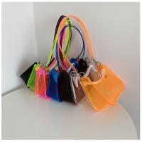 Bolso de hombro transparente de gelatina de moda, bolso de PVC de color sólido para la axila, bolso de viaje impermeable con cremallera. - details 8