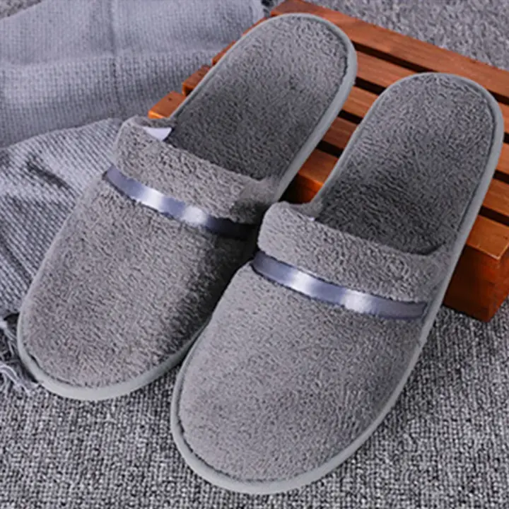 Zapatillas de casa de felpa para mujer, pantuflas peludas y cálidas para primavera, zapatos de punta cerrada para interior, zapatillas antideslizantes para el hogar, chanclas silenciosas para dormitorio - 1