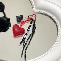 LLavero de cuerda de cuero con forma de corazón de PU, cuerda tejida con letras inglesas, cuerda trenzada, llaveros de coche Ins, colgante de bolsa de cuerda de amor antipérdida - details 10