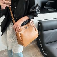 Bolso de hombro elegante para mujer de verano 2025: correa suave y ajustable, cierre de cremallera, diseño minimalista elegante en color crema con detalles marrones, bolso cruzado versátil | Bolso elegante | Forro de poliéster, bolso - details 4