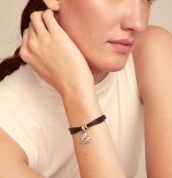 Pulsera de cuero con colgante de corazón UNO, colección de joyería de moda dulce y delicada. - details 1