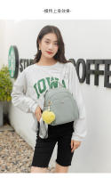 Mochilas de color verde Mochila pequeña para niña Bolsas casuales lindas y elegantes para mujer Diseño de moda Bolsas de libros ligeras fáciles de llevar con decoraciones colgantes - details 10