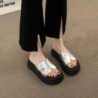 Zapatillas mujer verano 2025 nueva cabeza redonda suela gruesa que aumenta las sandalias de playa moda de una palabra desgaste sandalias mujeres - details 5