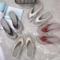 Zapatillas de mujer Nueva moda Sandalias antideslizantes Sandalias de playa para mujer Chanclas de ocio al aire libre con punta abierta - details 4
