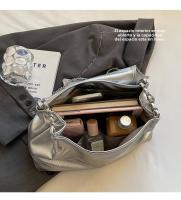 Bandolera de gran capacidad para mujer, bolso mensajero con cadena Super Fire Commuter de verano - details 4