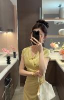 Nuevo estilo chino cheongsam mejorado, estilo francés joven, vestido amarillo claro exquisito y de alta gama para socialité, verano - details 4