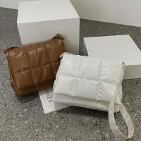 Hombro de gran capacidad para mujer, bolso cruzado acolchado a cuadros de moda de diseñador - details 23
