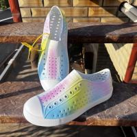 Impreso agujero zapatos hombres y mujeres ocio playa viaje pareja bolsa cabeza sandalias al aire libre zapatos de lluvia. - details 4
