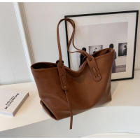 Bolso de gran capacidad retro premium, bolso de hombro simple y explosivo para mujer, bolso de mano para llevar bajo el brazo. - details 12