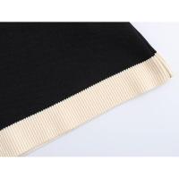 Vestido corto de punto con cuello tipo polo para mujer, mangas hasta el codo, con parches negros, estilo casual, para otoño. - details 7