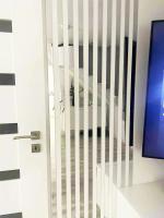 20 piezas Simple es acrílico 3D pegatinas de pared DIY Fondo espejo tiras Ceig cintura e sala de estar comedor arte hogar r - details 1
