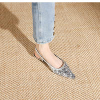 Zapatos de tacón bajo puntiagudos con lentejuelas plateadas - details 17