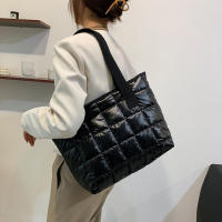 Bolso de mano de algodón con almohadilla espacial para mujer, bolsa de viaje de hombro acolchada, de gran capacidad, impermeable, a la moda, Invierno - details 12