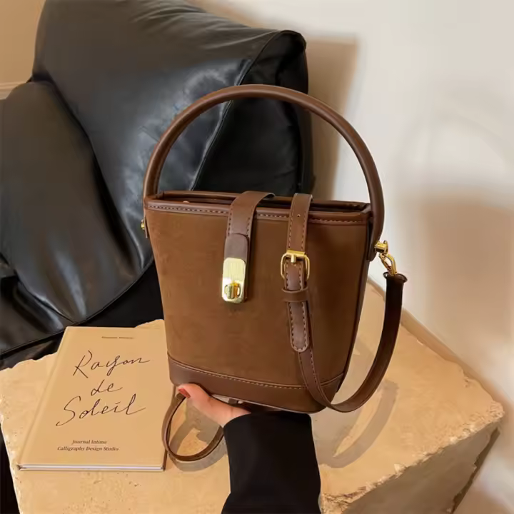 Bolso de Mujer de Gran Capacidad Bolso Cuadrado Mate, Sentido de Alta Gama, Bolso Portátil para las Axilas - 1