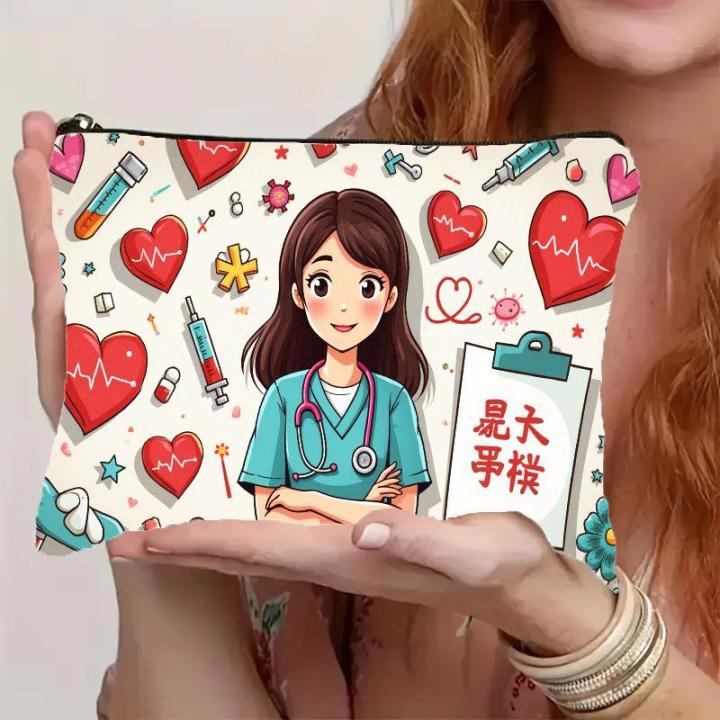 Bolsa de cosméticos con estampado de enfermera de dibujos animados en 2D, linda bolsa de maquillaje con temática médica con cierre de cremallera suave, organizador de artículos de tocador ligero y portátil, ideal para mujeres, niñas, enfermeras y profesio
