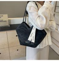 Bolso de Hombro Grande y Moderno para Mujer Nueva Tendencia 2025 Estilo Caliente en Bolsos y Viajes - details 9