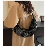 Cuero suave plisado Dumpling Bolso de la Mujer 2025 Nuevo, Cuerno de vaca Bolso de hombro de correa ancha, Negro - details 10